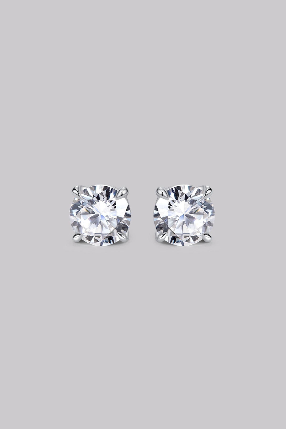 Round Diamond Stud Earrings (0.30ct) - APM Monaco UK