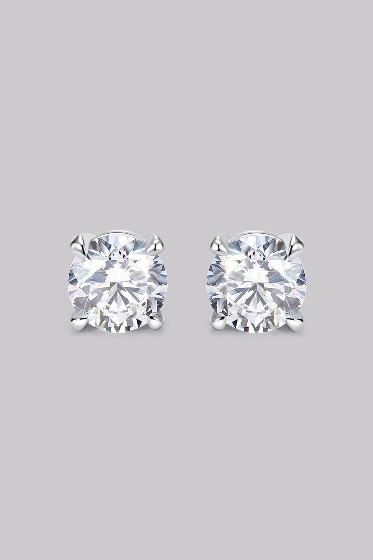 Round Diamond Stud Earrings (1ct) - APM Monaco UK