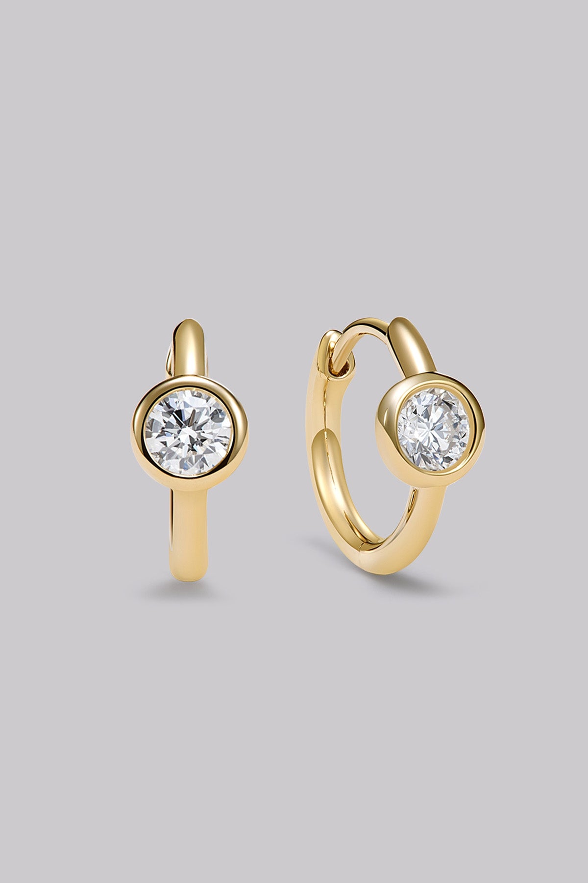 Round Diamond Huggie Earrings (0.28ct) - APM Monaco UK