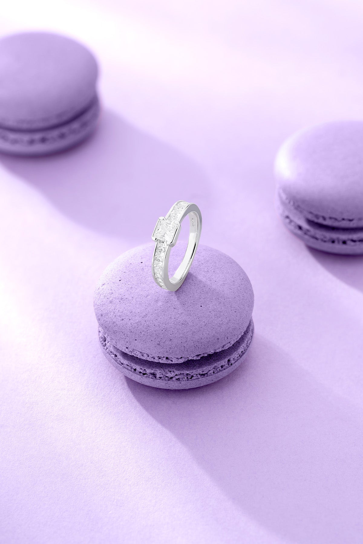 Lumière Pavé Ring on purple macaron