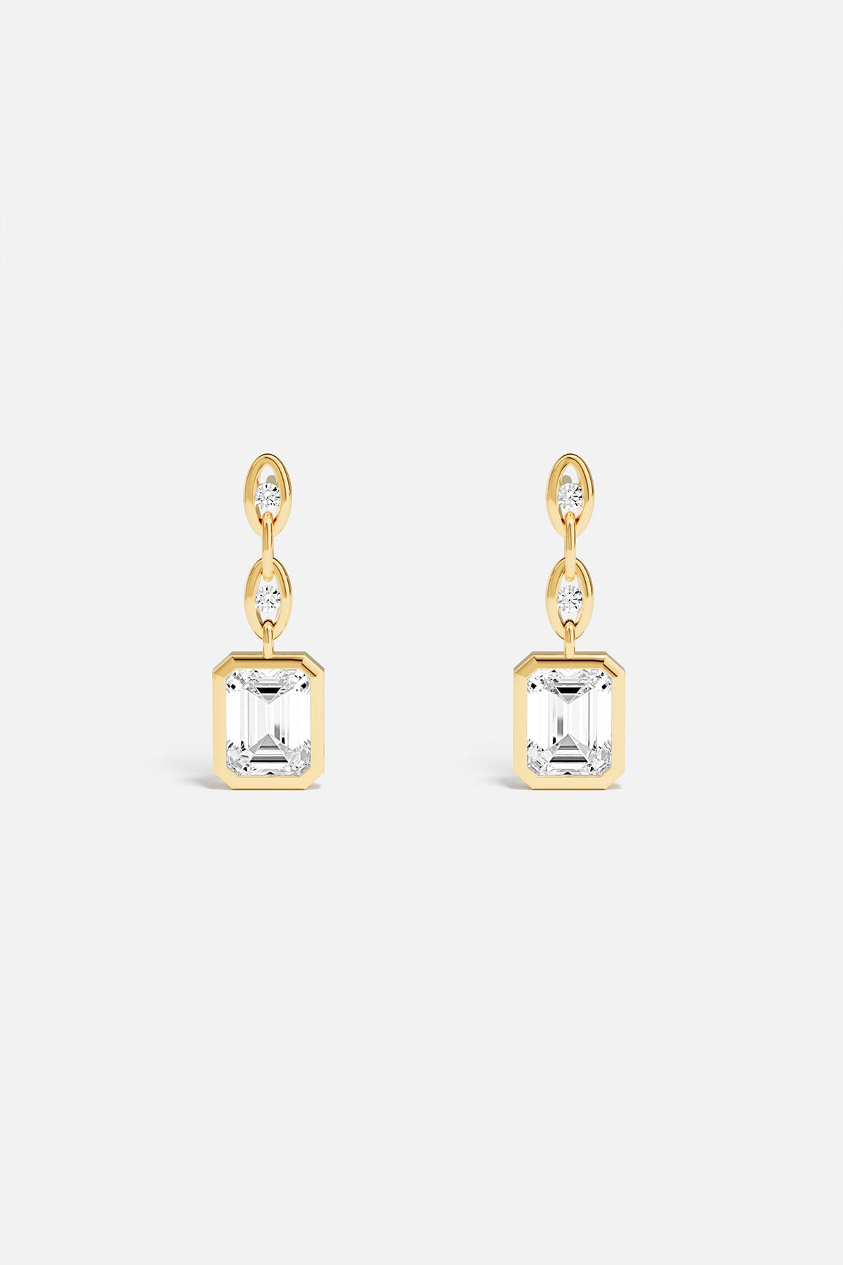 APM Monaco Éclat Chain Earrings in Yellow Gold