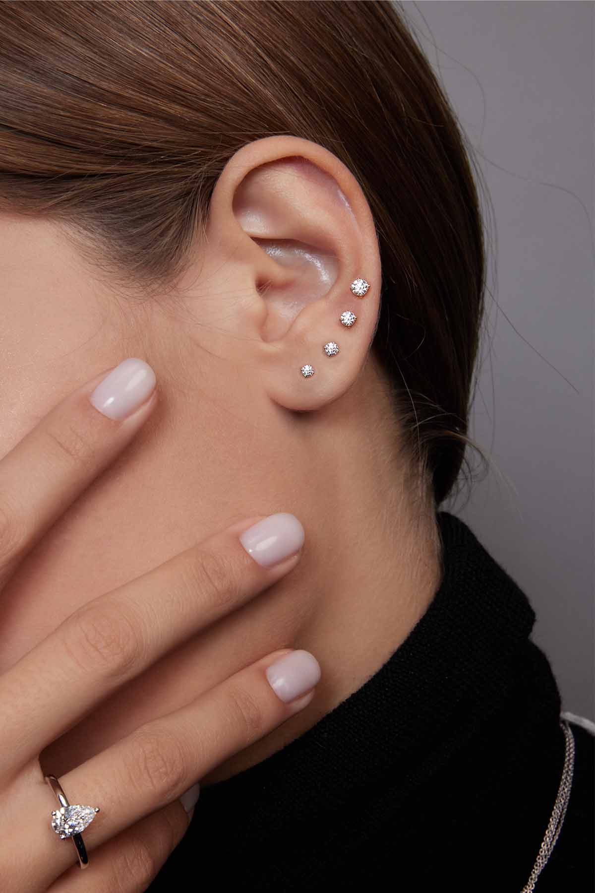 Round Diamond Stud Earrings (0.20ct) - APM Monaco UK