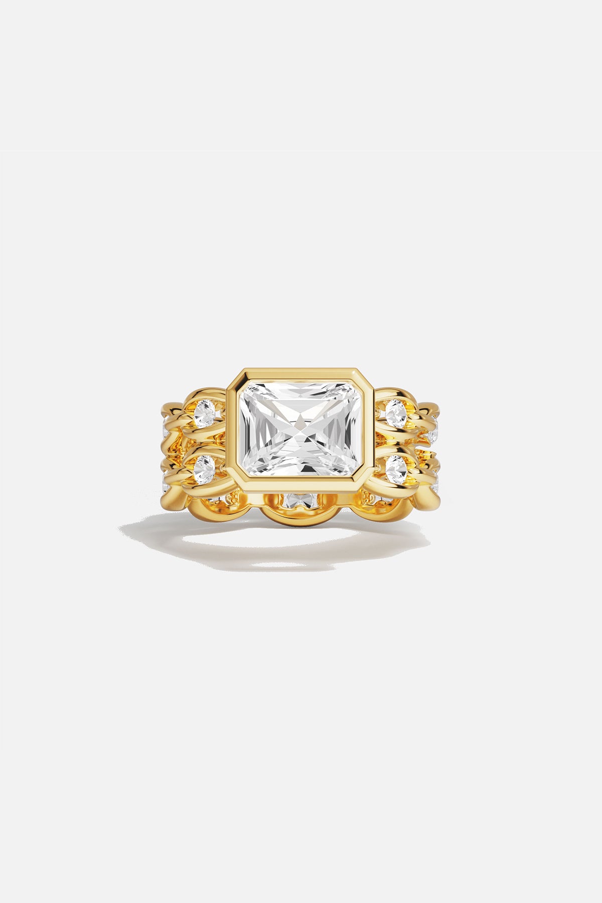 APM Ring in gold color, a bold statement of modern elegance.