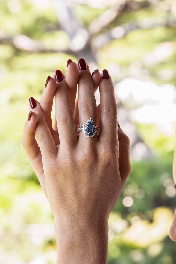 APM Monsco - Blue Drop Pavé Ring 