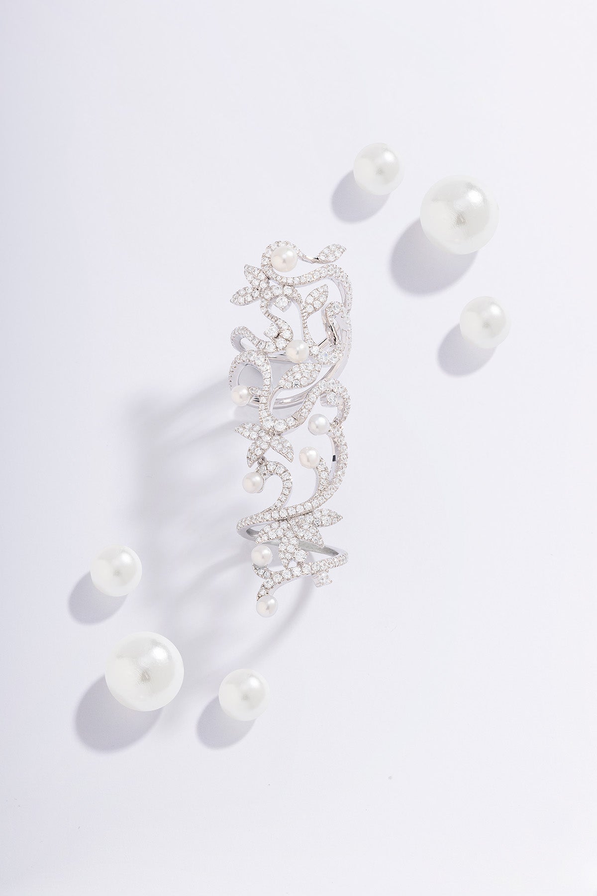 Flower Articulated Ring with Pearls