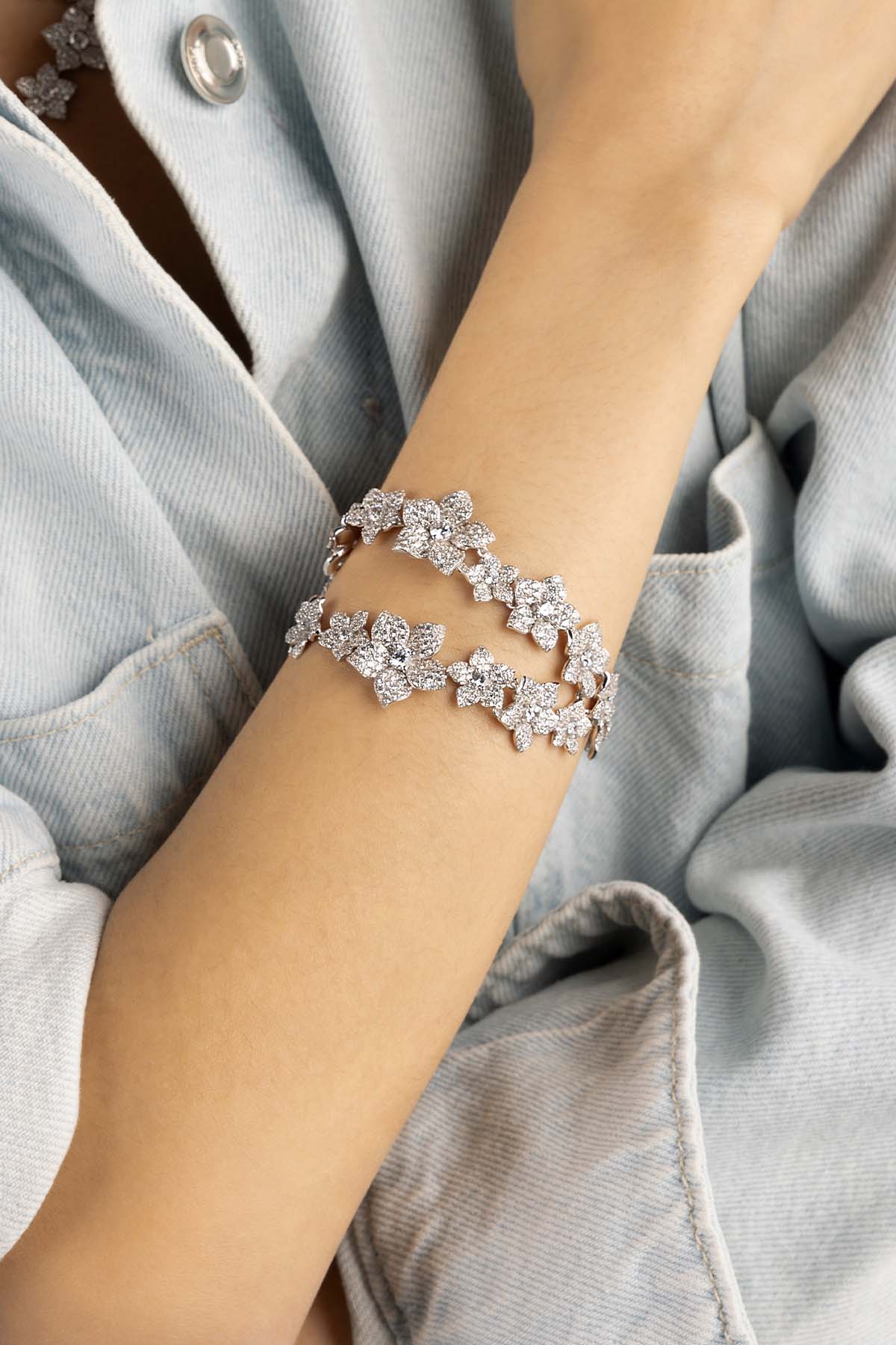 APM Monaco Statement Blossom Bracelet in Silver