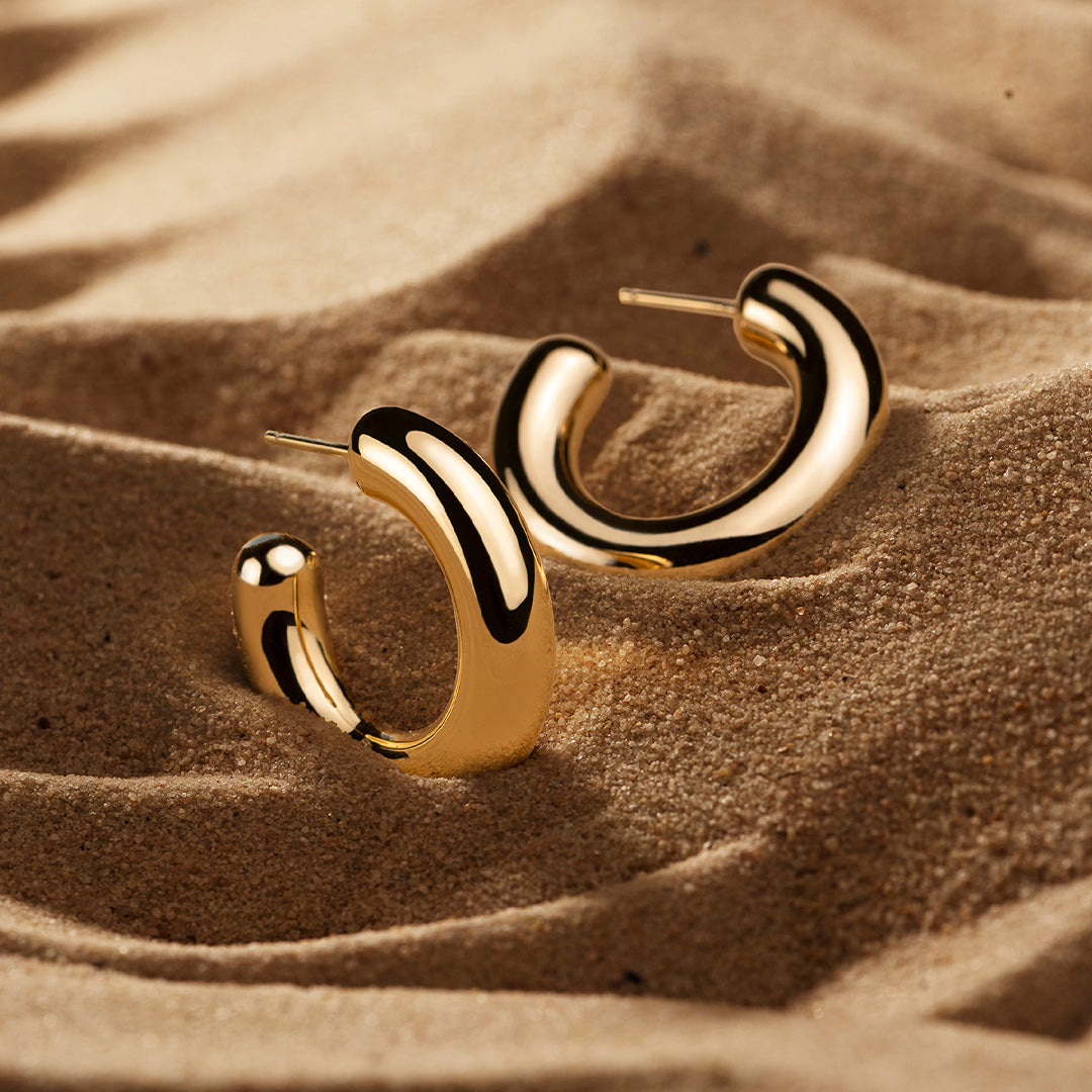 APM-Monaco-Collection-Ete-gold--hoop-earrings