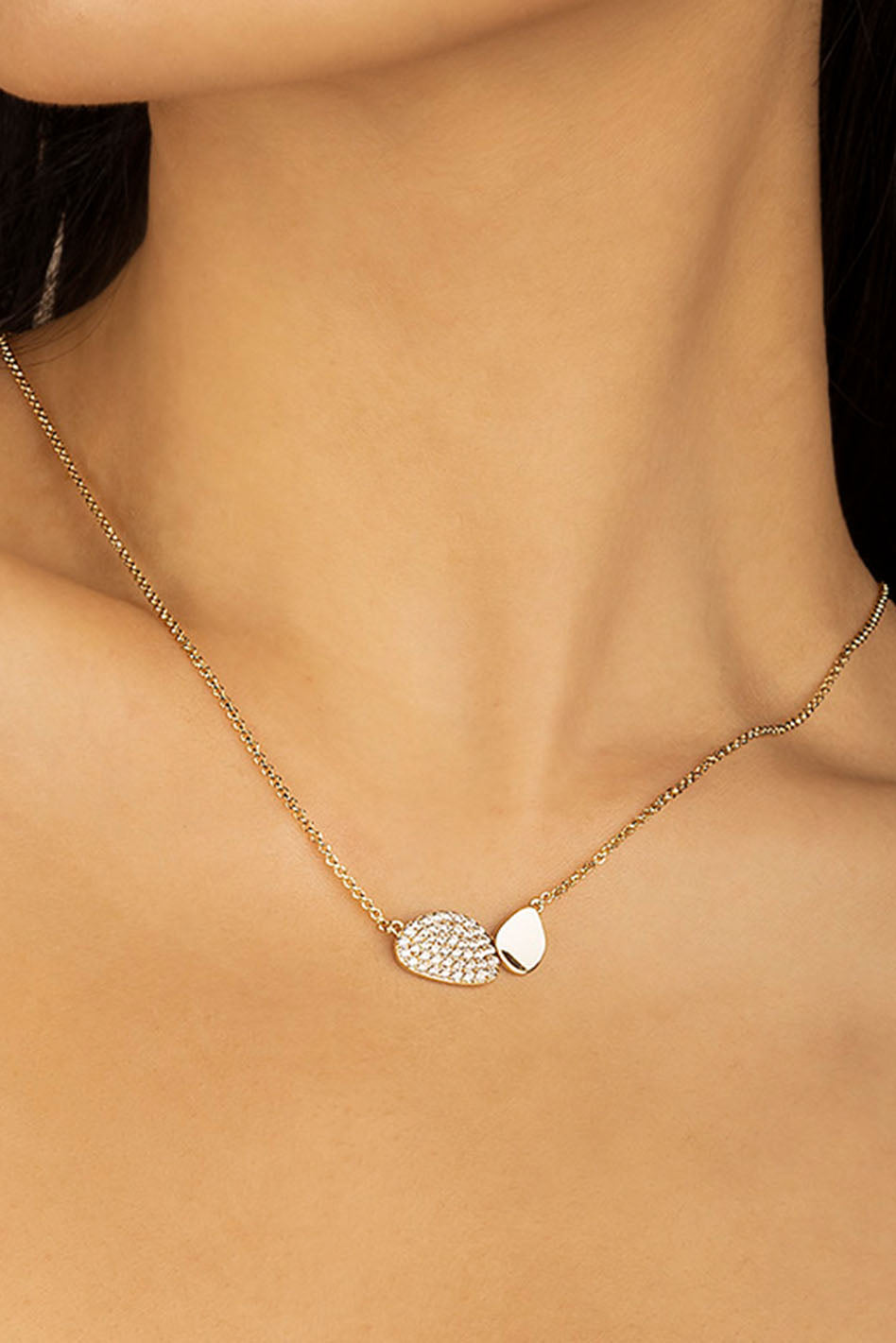 APM Monaco Galet Adjustable Necklace n yellow gold