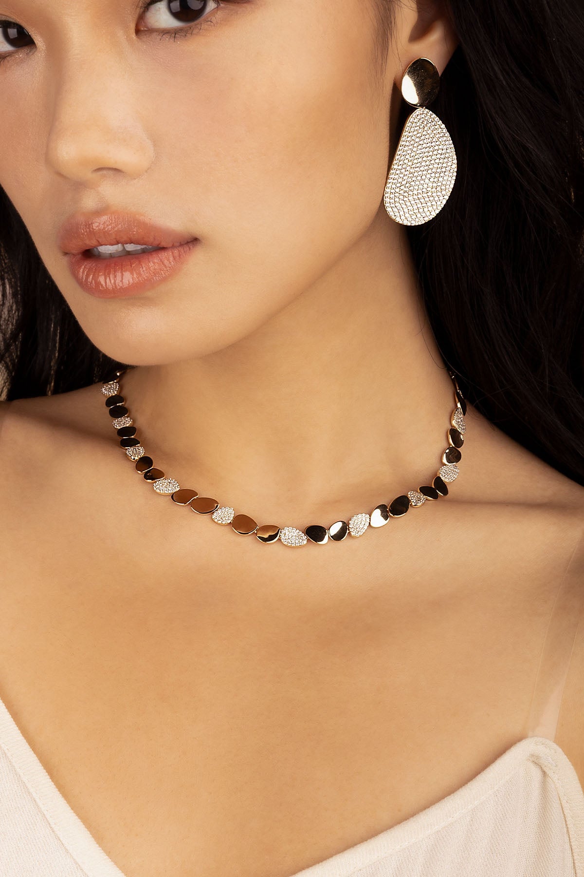 APM Monaco Galet Choker in Yellow Gold
