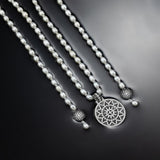 Black & white pendant adjustable necklace with pearls