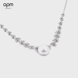 Adjustable Petals and Pearl Necklace